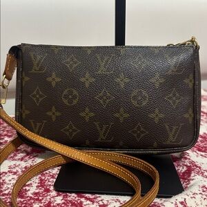 Louis Vuitton Monogram Pochette Accessories